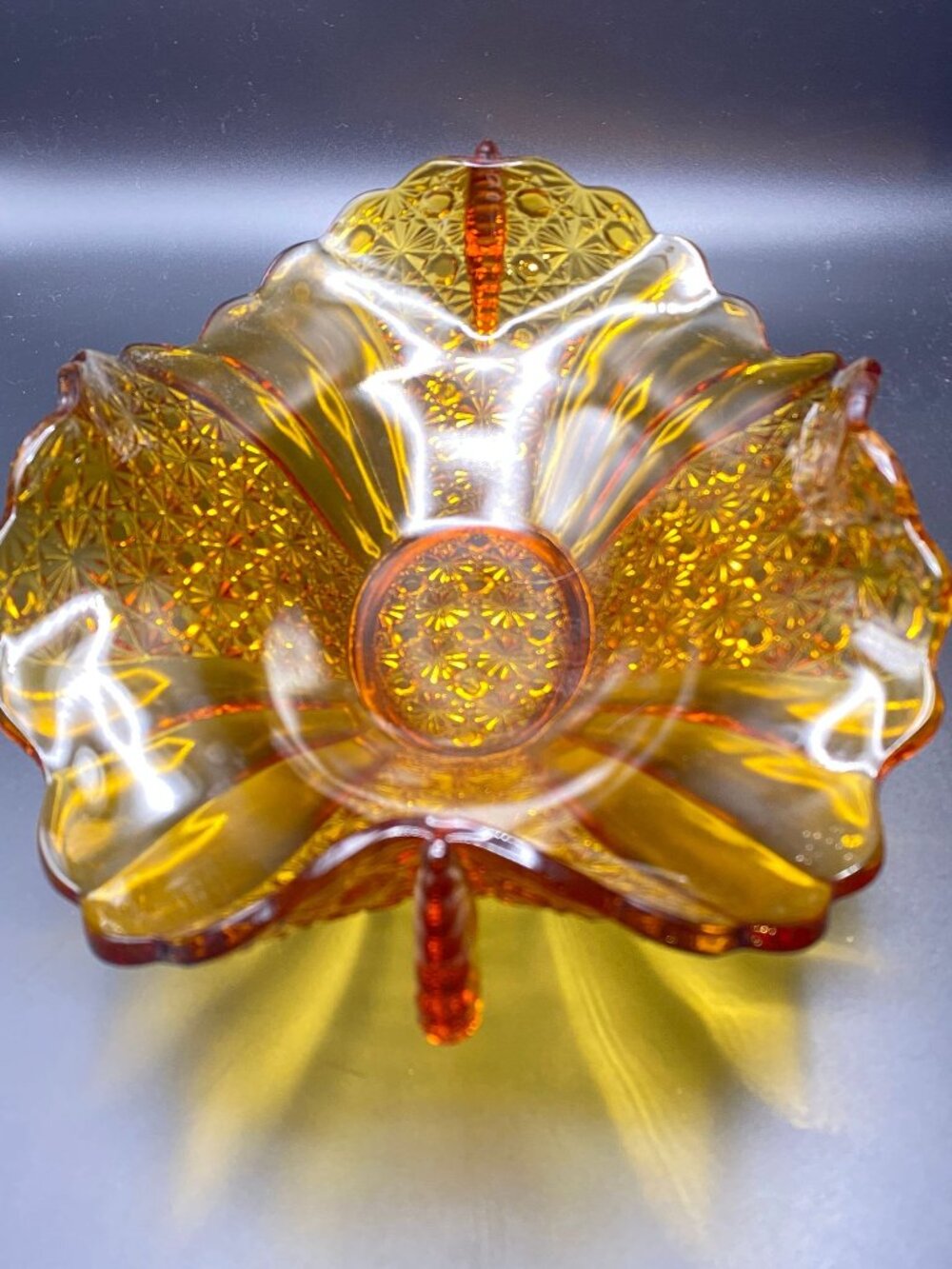 Fenton Oval Centerpiece Daisy n Buttons